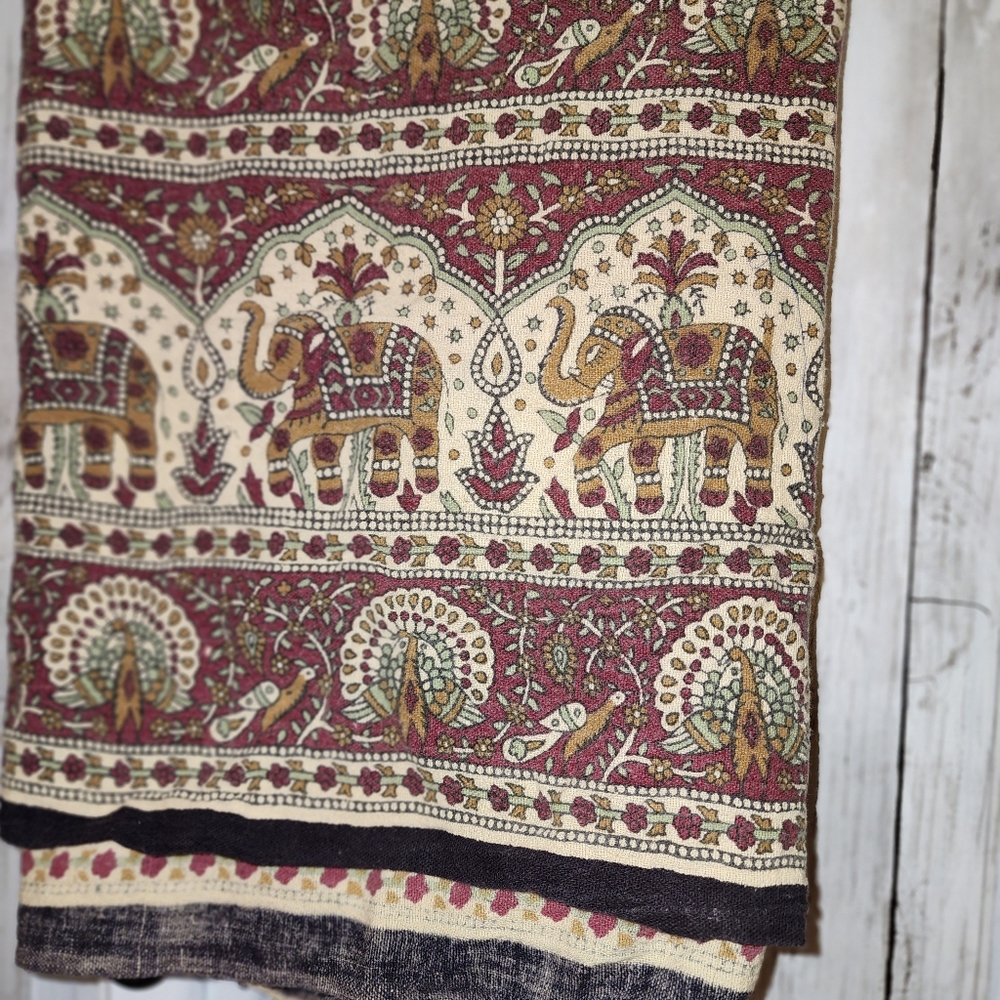 Bedspread - Picture 3 of 5